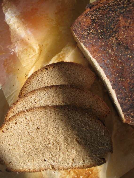Fränkisches Holzofenbrot / Franconian Wood Oven Bread from berndsbakery.blogspot.ch 